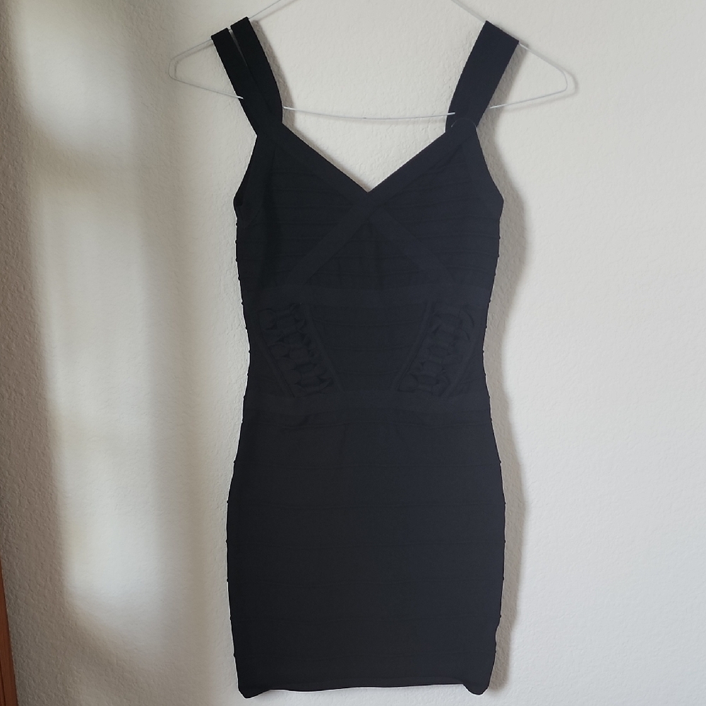 Hot Miami Styles Black V-Neck Bodycon Mini Dress